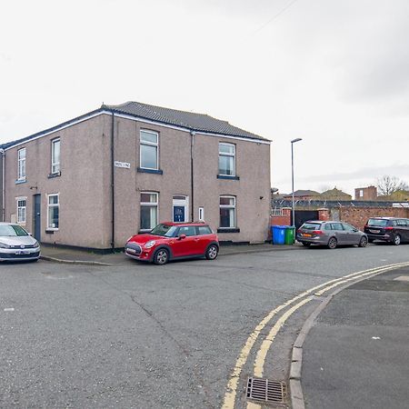 Rochdale 3 Bedroom House 2 Bath With Free Parking Sleeps 7 Esterno foto