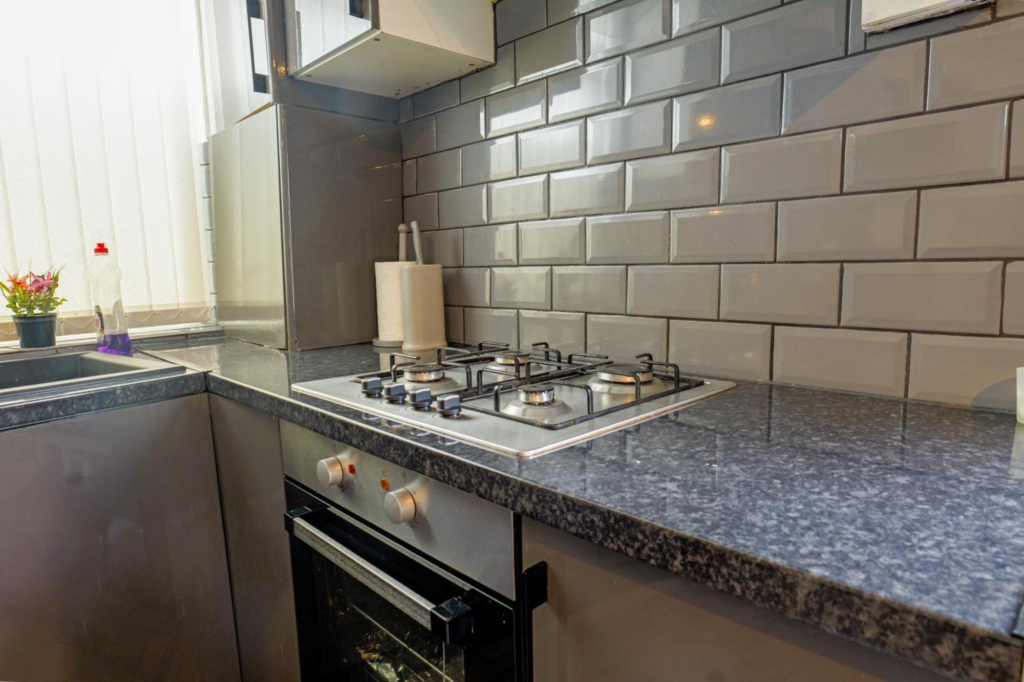 Rochdale 3 Bedroom House 2 Bath With Free Parking Sleeps 7 Esterno foto