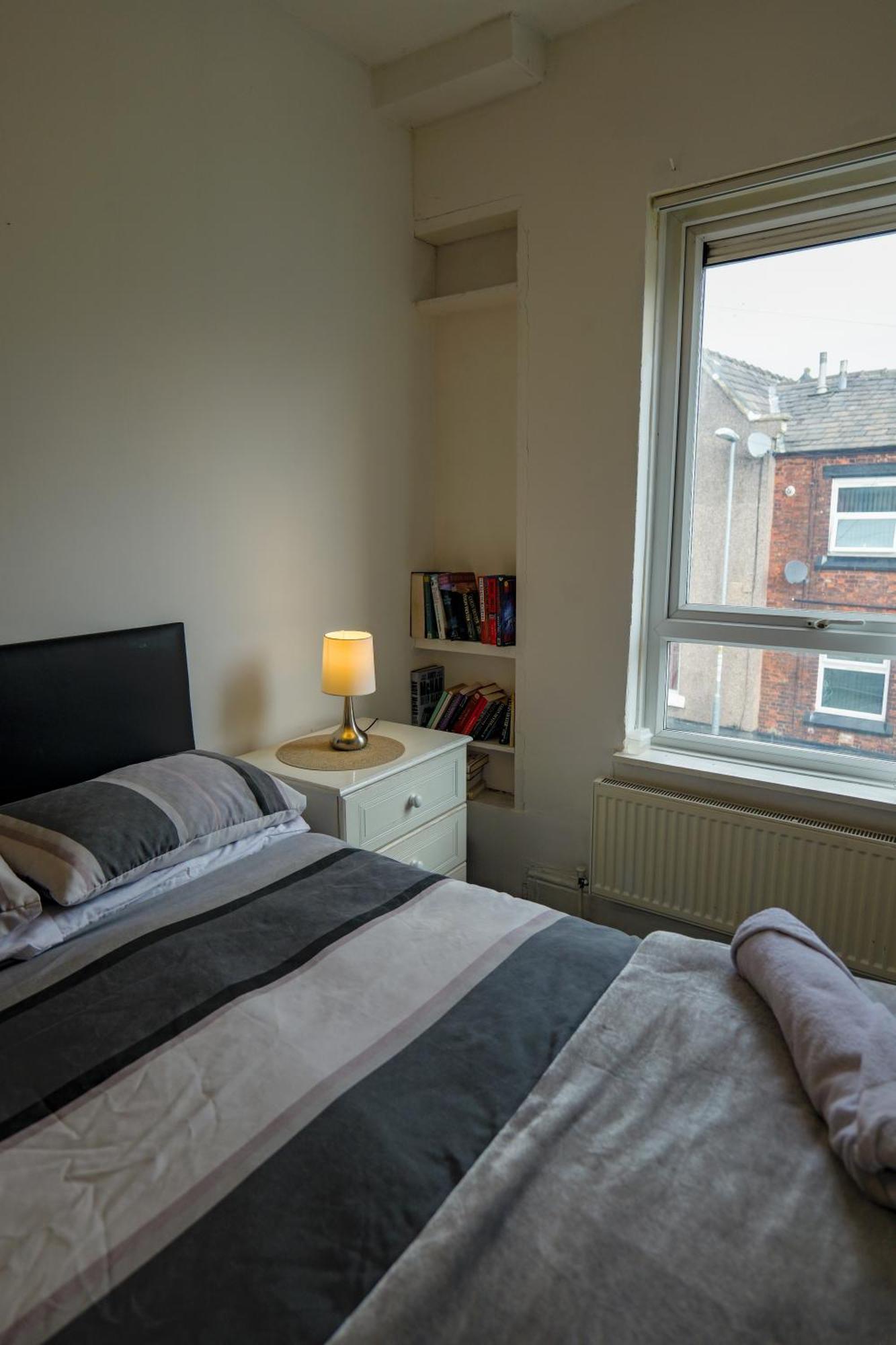 Rochdale 3 Bedroom House 2 Bath With Free Parking Sleeps 7 Esterno foto