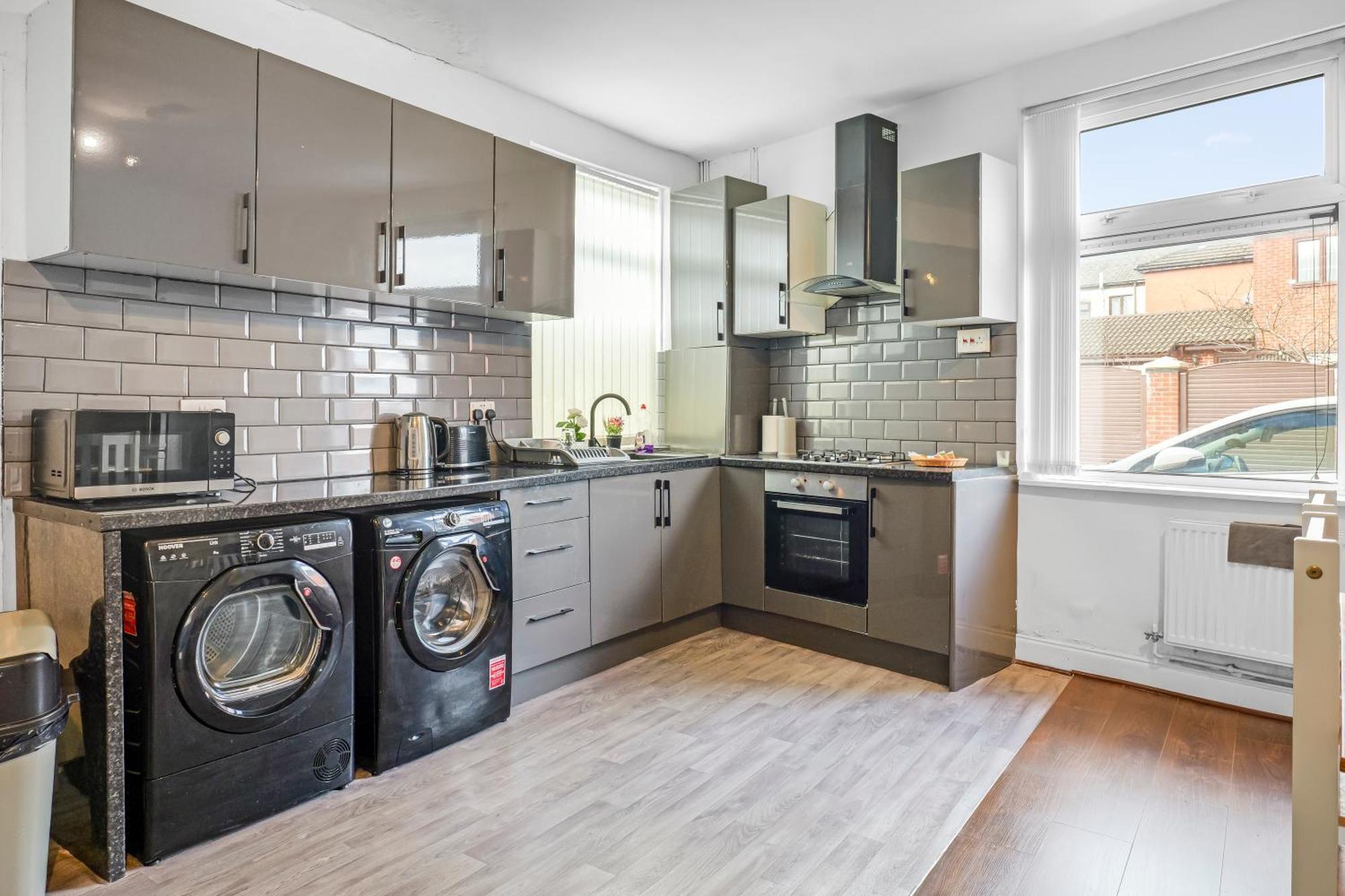 Rochdale 3 Bedroom House 2 Bath With Free Parking Sleeps 7 Esterno foto
