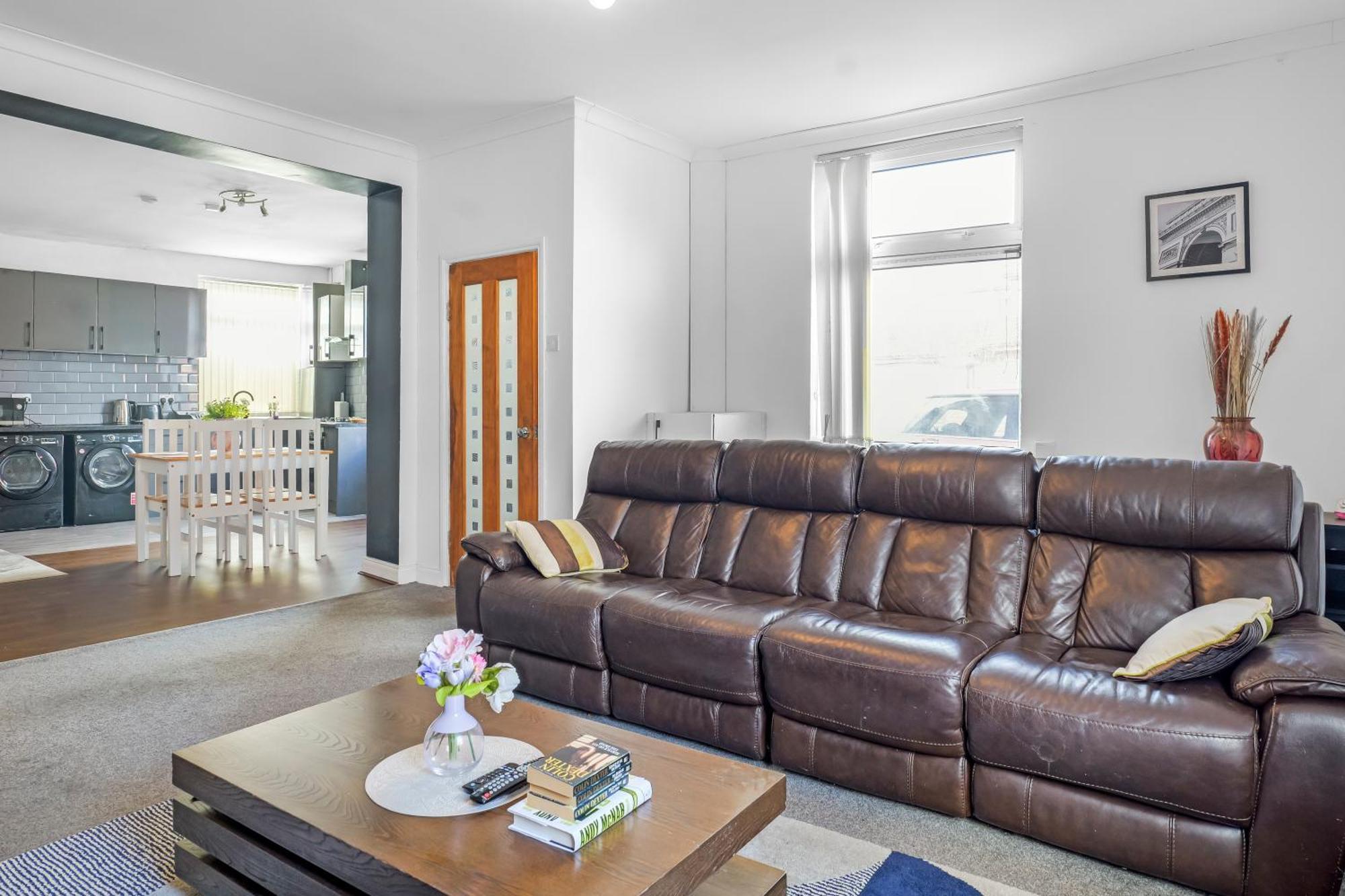 Rochdale 3 Bedroom House 2 Bath With Free Parking Sleeps 7 Esterno foto