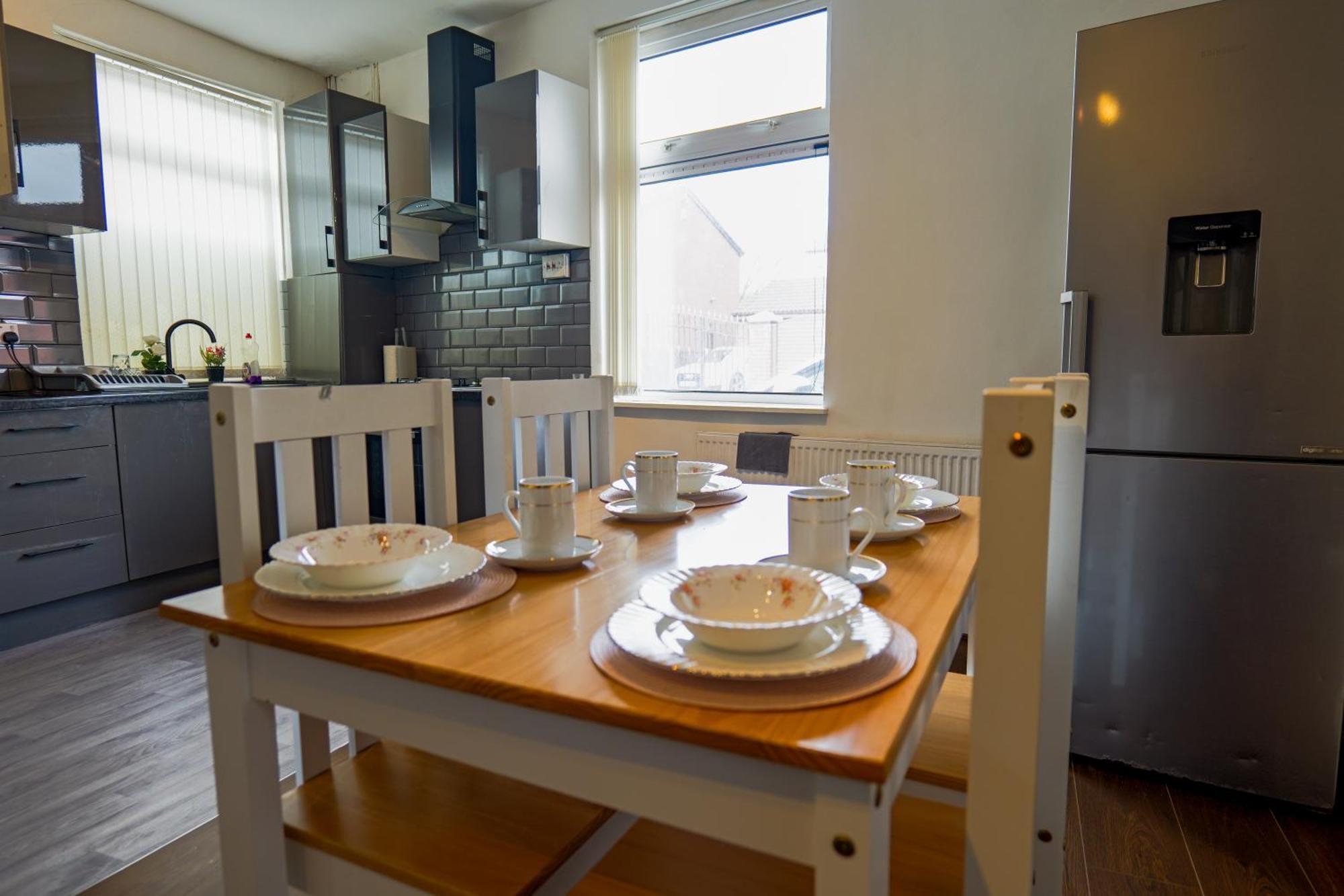 Rochdale 3 Bedroom House 2 Bath With Free Parking Sleeps 7 Esterno foto