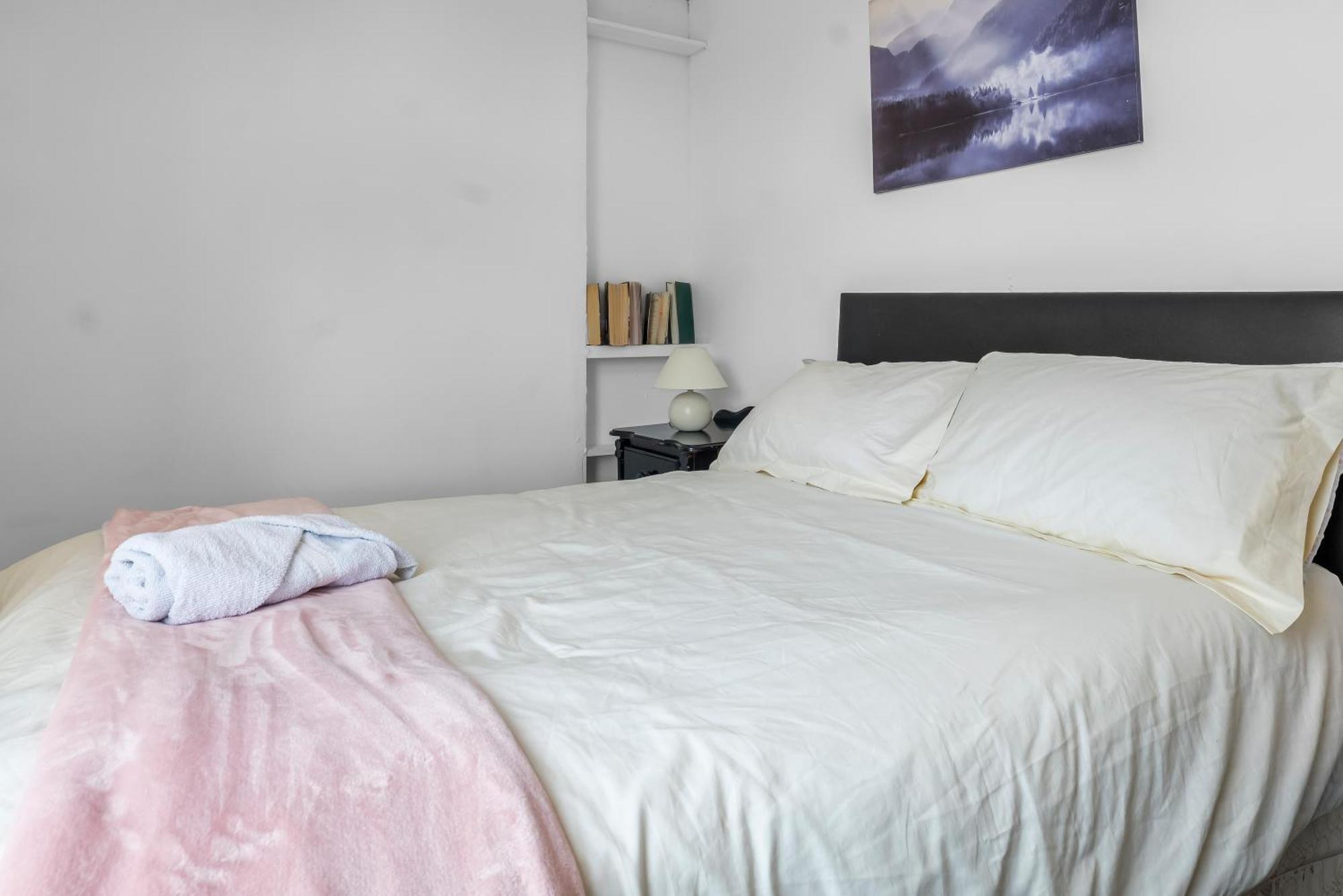 Rochdale 3 Bedroom House 2 Bath With Free Parking Sleeps 7 Esterno foto